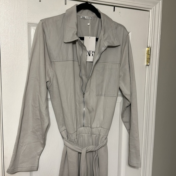 Light Gray Zara denim and cotton cargo jumpsuit. Size large. - Picture 3 of 5